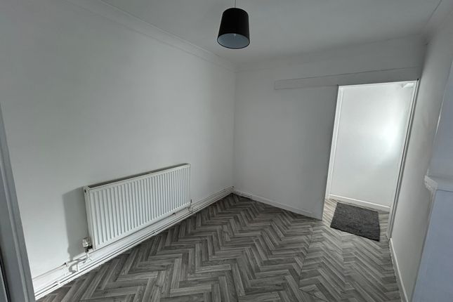 47, Courtney Street, Swansea photo 4