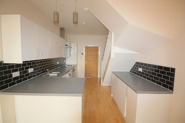 Lounge Open/Fitted Kitchen