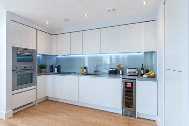 500,Apartment 53, Chiswick High Road, London photo 2