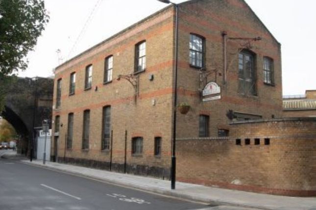 Office to let in Glasshill Street, London