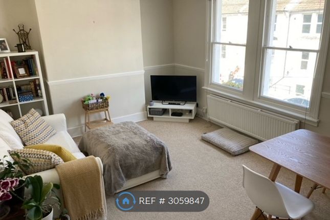 Top Flat, Goldstone Road, Hove photo 2