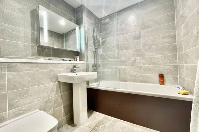 Flat for sale in Greenland Street, Liverpool