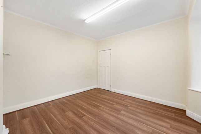 38, Tewkesbury Drive, Manchester photo 4