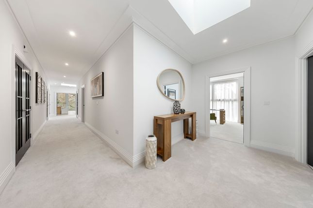 Apt 15, Felstead, Ascot photo 3