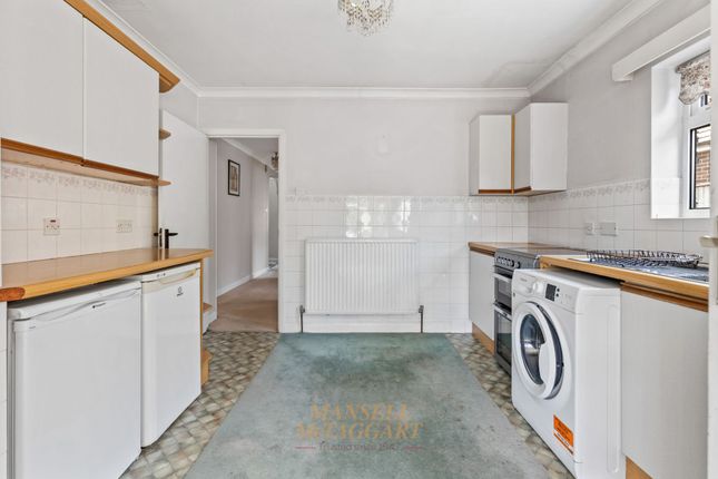 1 Elger Way, Crawley photo 3