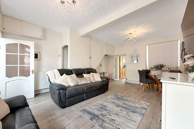 37 Van Road, Caerphilly photo 3