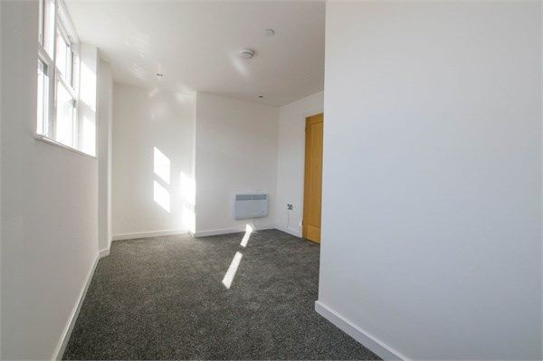 Maisonette to rent in Paget Street, Cardiff