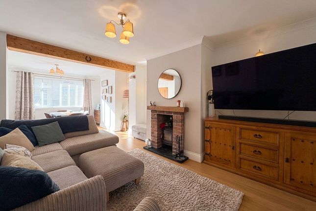 28 Pine Grove, Neath photo 4