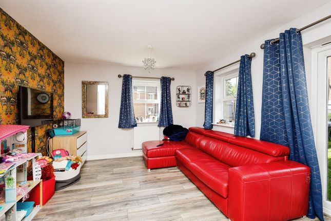 Town house for sale in Buckle Gardens, Hellingly, Hailsham