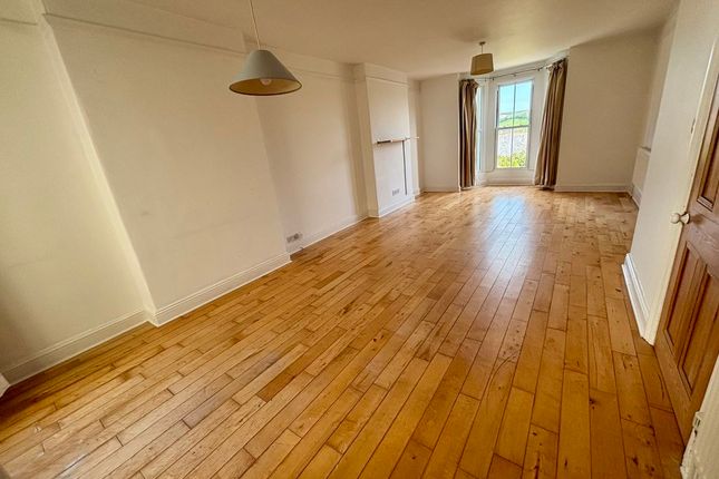 5, Clifden Terrace, Lostwithiel photo 3
