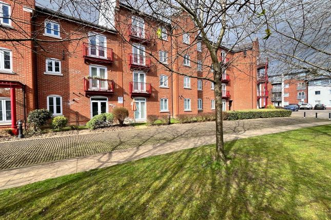 Flat 46, Barnshaw House, Coxhill Way, Aylesbury photo 4