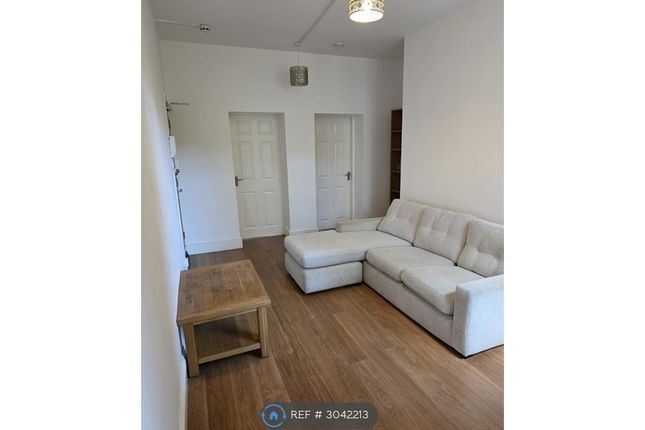 Flat, De Montfort Court Stoneygate Road, Leicester photo 2