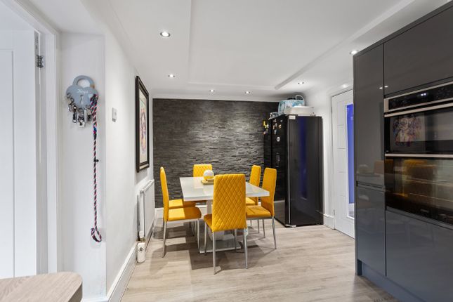 2, Skye Court, Irvine photo 4