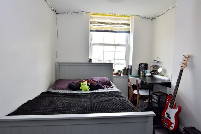Flat 4, 10A, Winchcombe Street, Cheltenham photo 3