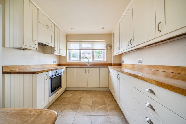 25, Tamar Way, Berkshire photo 2