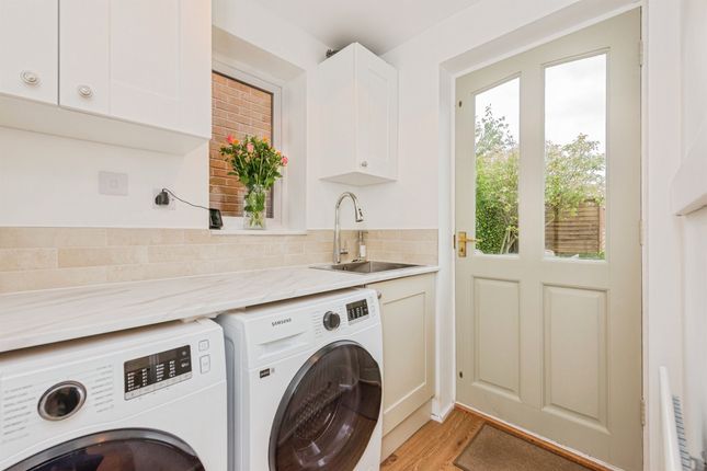 3, Roddis Close, Birmingham photo 4