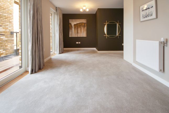 Town house to rent in Stacey Road, Trumpington, Cambridge