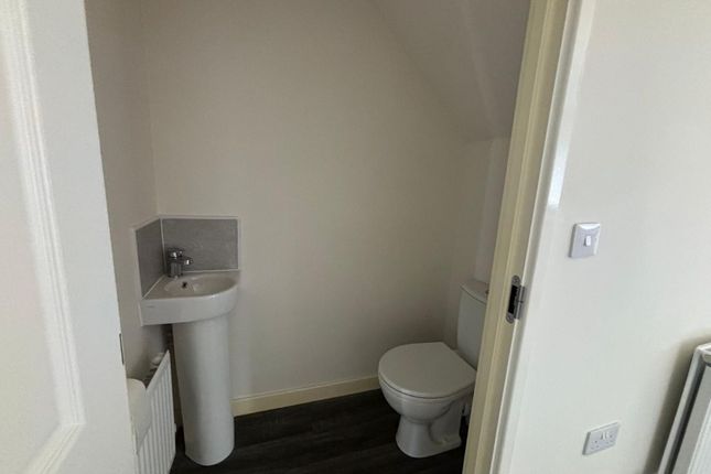 8 Brook Wood Mews, Rotherham photo 5