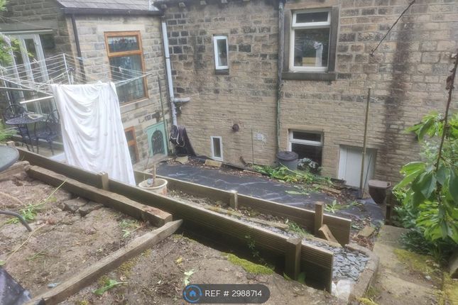 Belle Vue Terrace, Luddendenfoot, Halifax photo 4