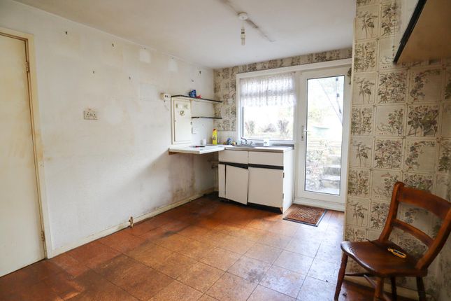 11A, Linden Avenue, Coulsdon photo 4