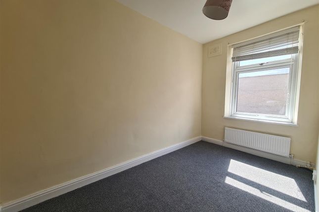 12, Sherwood Street, Rochdale photo 4