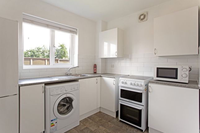 Spring Park, 35, Holmlea Walk, Slough photo 3