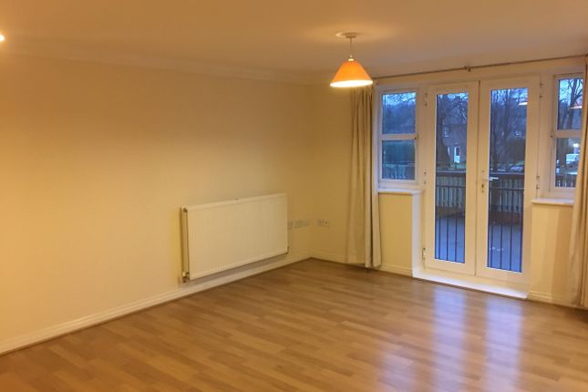 15 Kitsbridge House, Copthorne photo 3