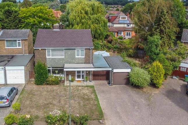 Thumbnail Detached house for sale in Elm Gardens, Claygate