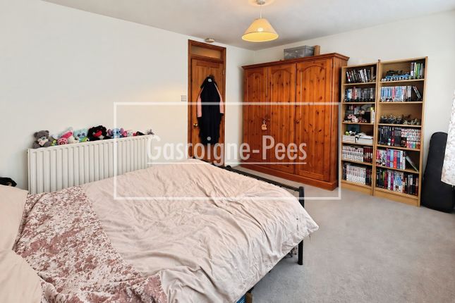 37, Horsham photo 4