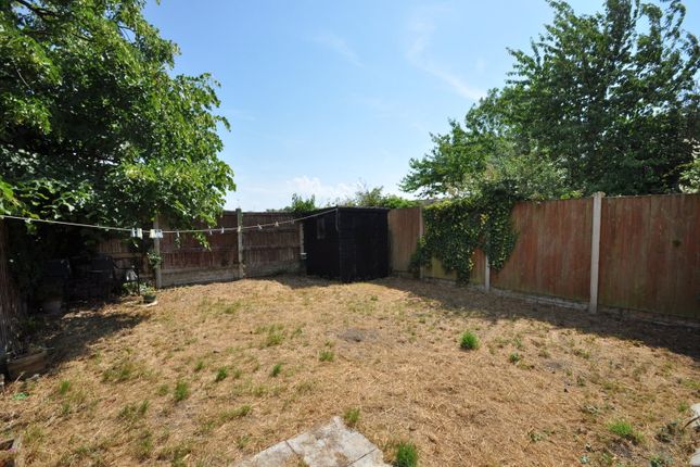 55, Hedgecroft, Thornton photo 4