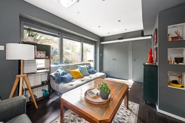 Town house for sale in Pymers Mead, Dulwich, London