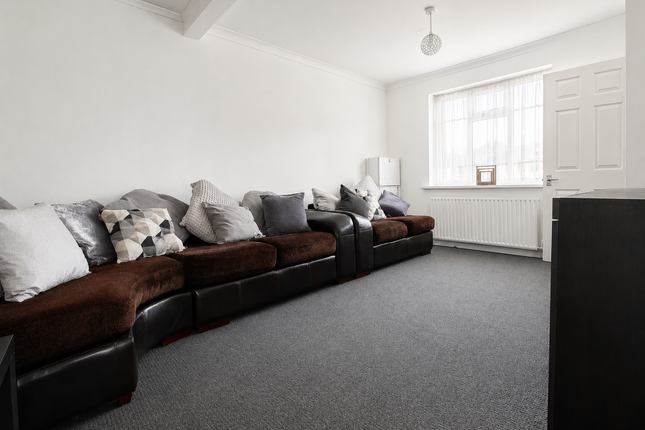 13, Wheatley Crescent, Hayes photo 2