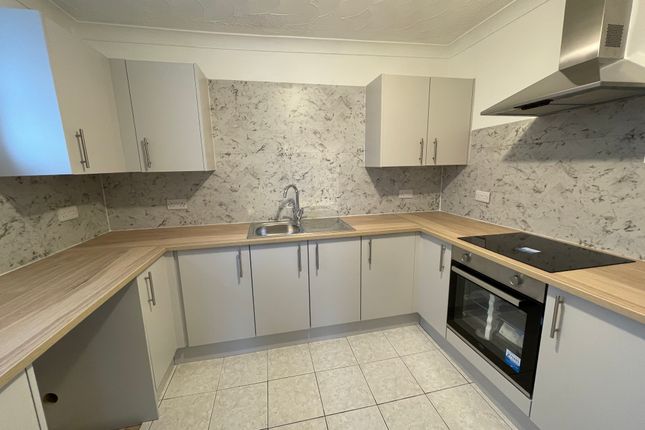 End terrace house to rent in Queen Victoria Road, Llanelli