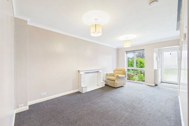 17, Berkeley Close, Bude photo 3