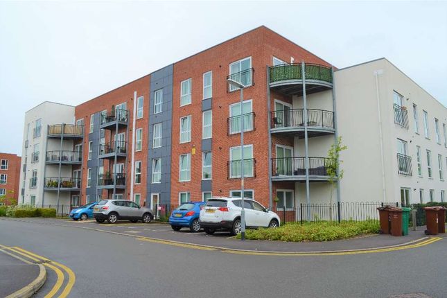 Flat for sale in 32 Sheen Gardens, Manchester
