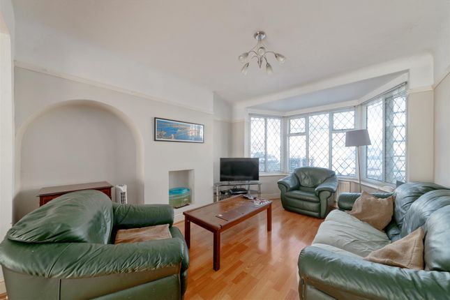 109, Lynmouth Avenue, Morden photo 2