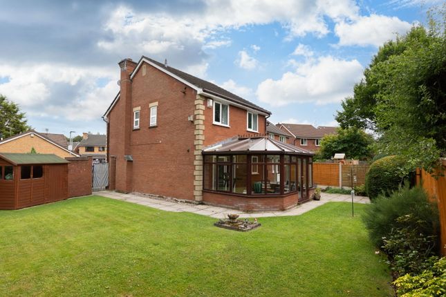 7,, Wyne Close, Stockport photo 3