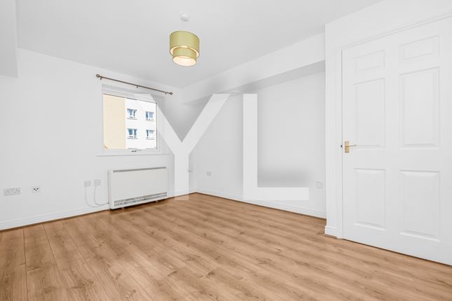 Flat to rent in Bruford Court, Deptford