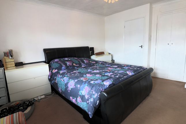 Semi-detached house to rent in Regent Close, Grays