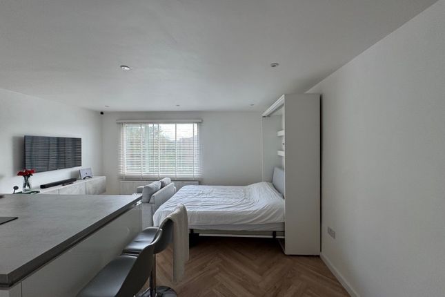 214, Wessex Court, Stanwell photo 5