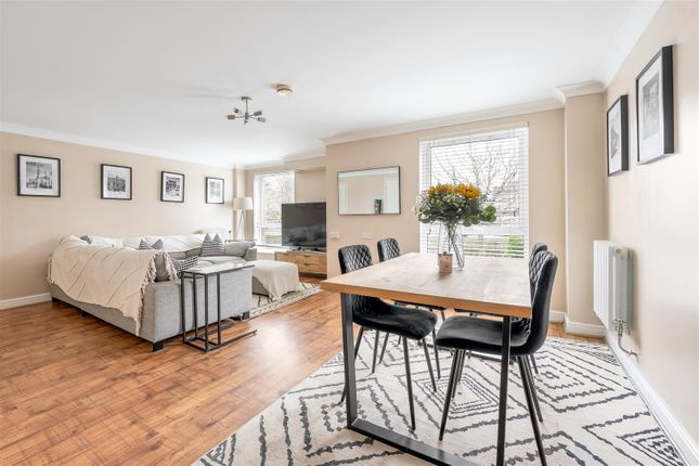 Connington Crescent E4