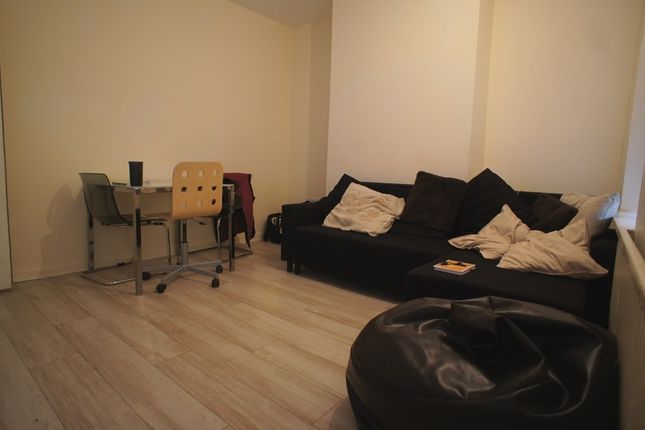 16, Bruce Street, Cardiff photo 2