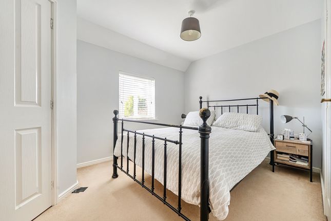 27 Tide Way, Chichester photo 4
