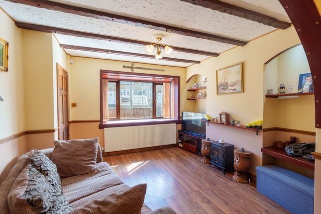 46, Waverley Road, Kettering photo 2