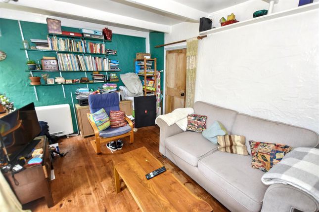 3, Ash Villas, Redruth photo 3