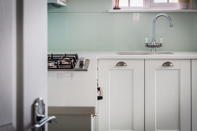 Kitchen 1.Jpg