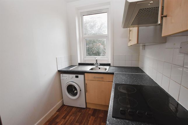 Flat 5, 3, Charles Road West, St Leonards-On-Sea photo 3
