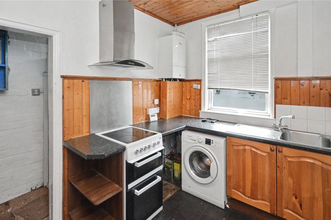 37, Parkfield Grove, West Yorkshire photo 4
