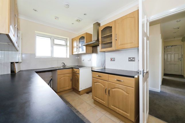 Flat for sale in Falcon Crescent, Bilston