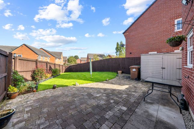 38 Cedar Gardens, Newton-Le-Willows photo 4